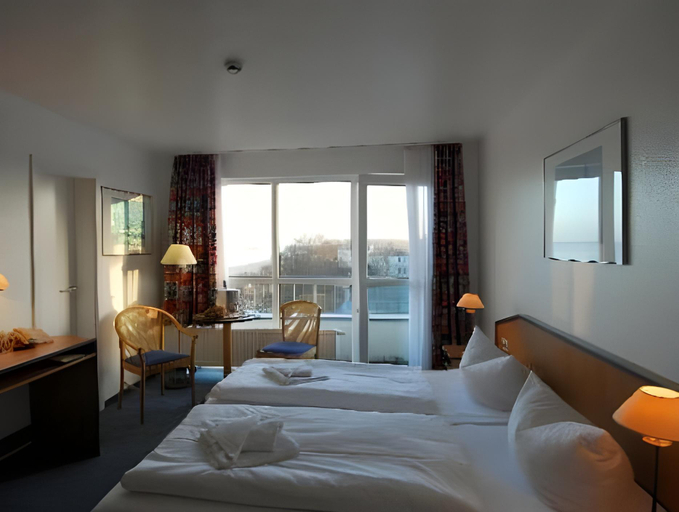 Bedroom 3, Strandhotel Bansiner Hof, Vorpommern-Greifswald
