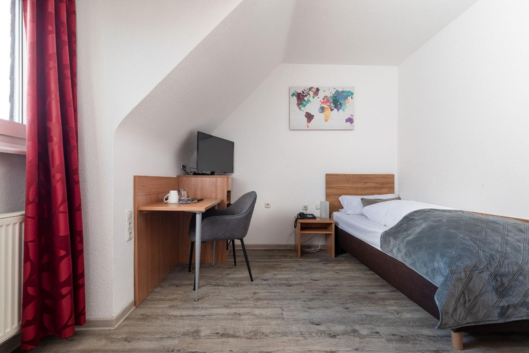 Bedroom 3, Hotel Am Ludwigsplatz, Gießen