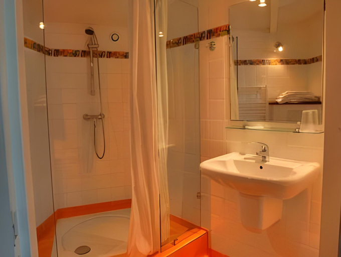 Bathroom 3, Charme Hotel, Montbeliard Sud, Doubs
