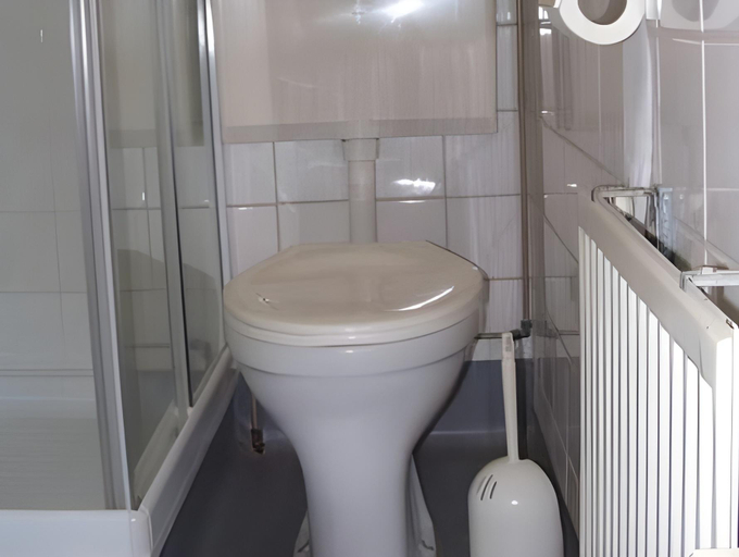 Bathroom 3, Hotel Sanders De Paauw, Sluis