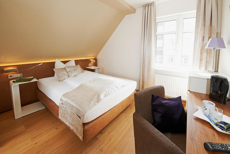 Bedroom 4, Hotel Nordwind, Wittmund