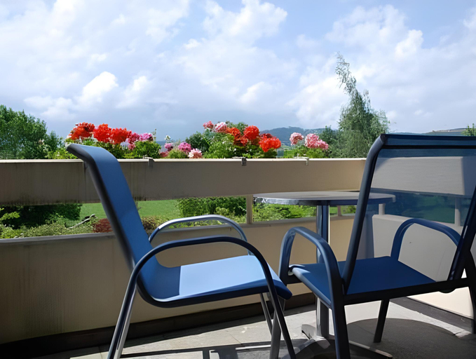 Others 5, Hotel Weinstube