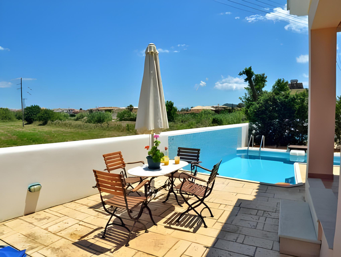 Sport & Beauty 2, Lorenzo Villas with Private Pool, 200m from the beach, by ZanteWize, Ionian Islands