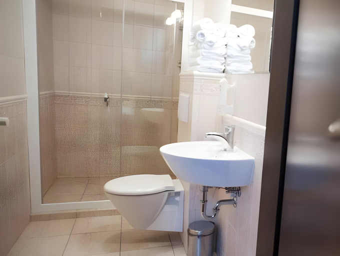 Bathroom 3, Hotel Debowe Wzgorze Wellness & Spa, Prudnik