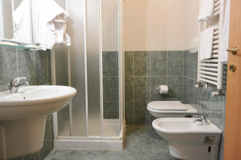 Bathroom 6