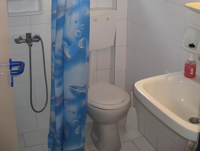 Bathroom 5, Fortuna Perissa, South Aegean