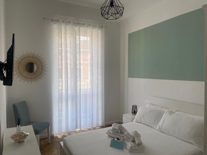 Bedroom 2, VERDE Ridi Che Ti Passa, Savona