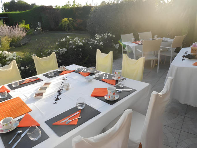 Food & Drinks 4, A L'Oree du Bois, Charente-Maritime