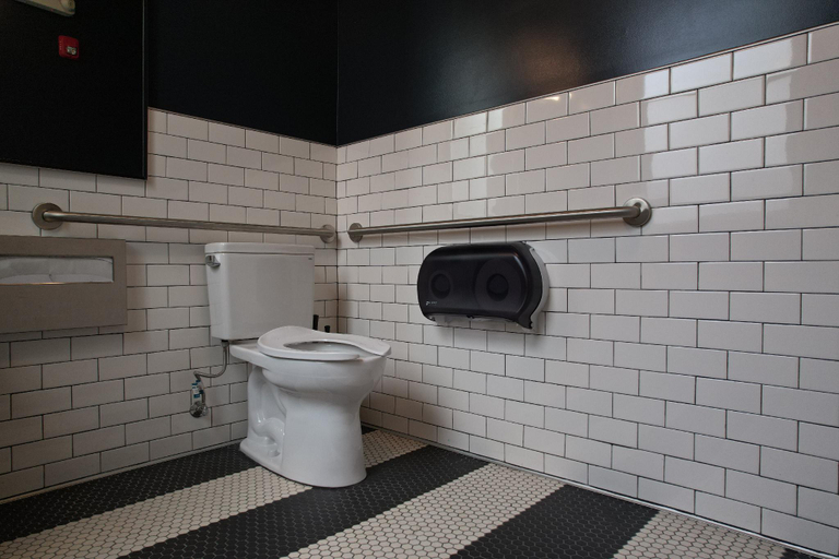Bathroom 4, Chapter San Francisco, San Francisco