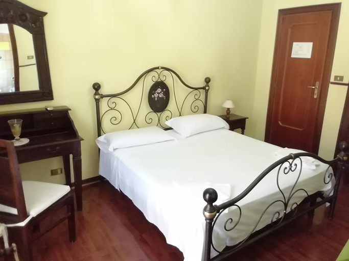 Others 4, Hotel La Carina, Avellino