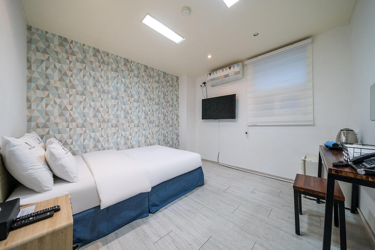 Bedroom 24