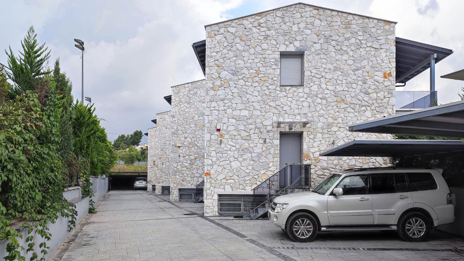 Others 5, Villa Marietta The First, Central Macedonia