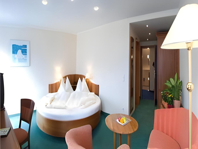 Bedroom 3, Seebockenhotel Zum Weißen Hirschen, Gmunden
