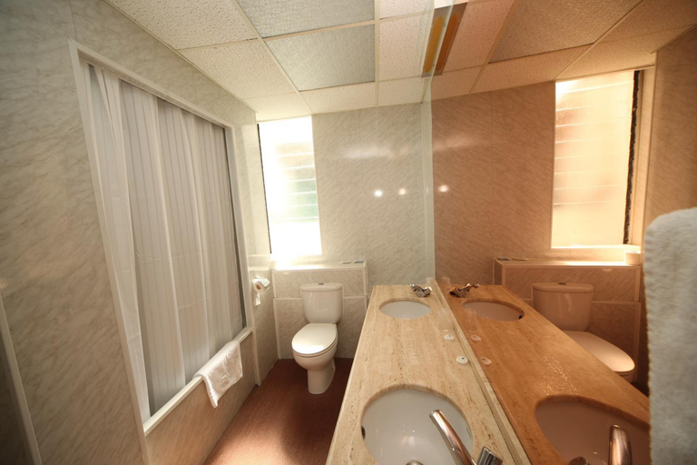 Bathroom 4, Bristol, Gibraltar