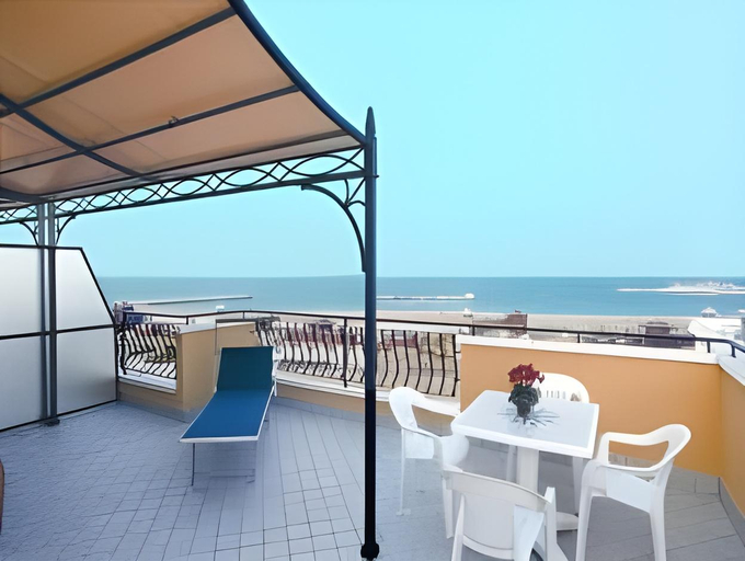 Others 2, Residence Record, Rimini