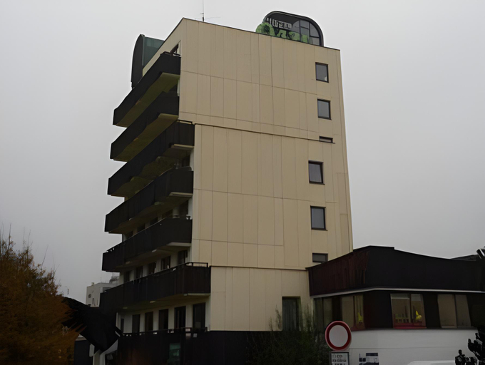 Others 3, OAZA hotel, Praha 4