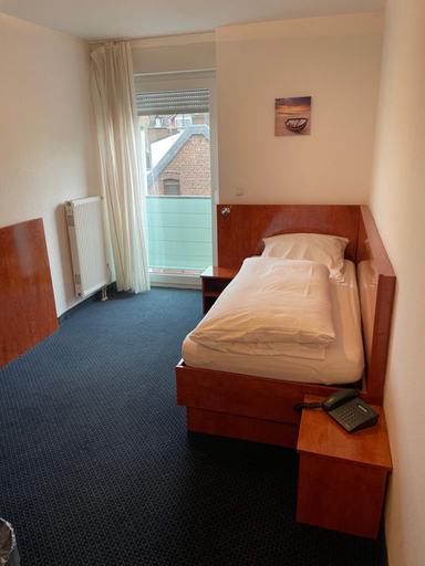 Bedroom 4, Hotel Garni Merkenich, Köln