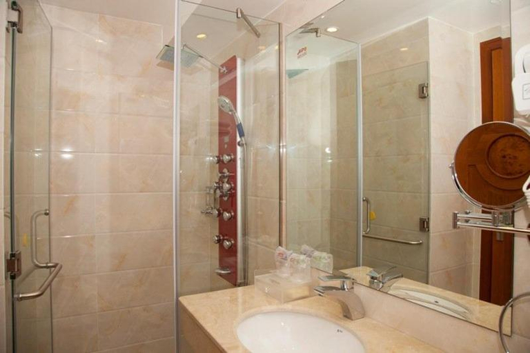 Bathroom 14