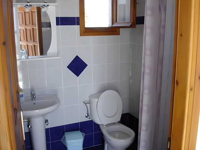 Bathroom 5, Dina Naxos Studios, South Aegean