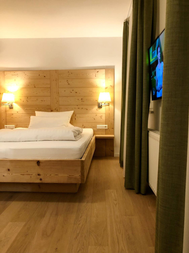 Bedroom 2, Wurttembergischer Hof, Esslingen