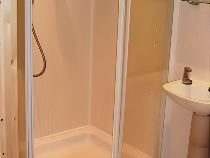 Bathroom 3, Citadel House Hotel, Plymouth