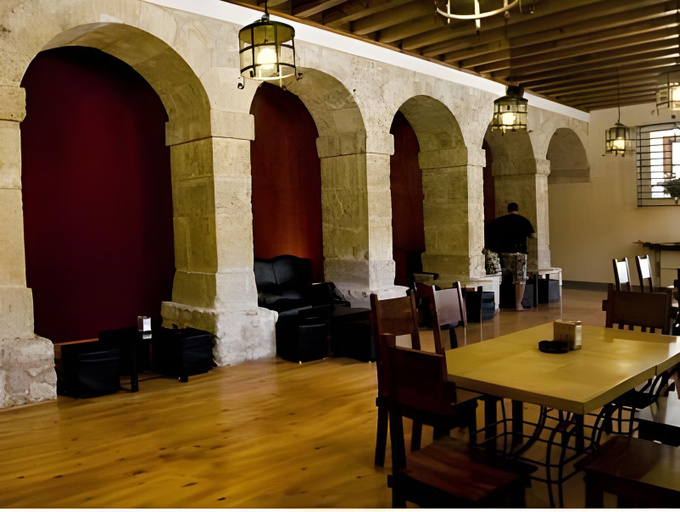 Others 4, Hotel San Anton Abad, Burgos