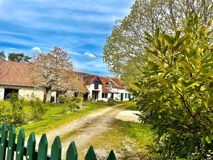 Exterior & Views 1, Farm de Rodeo Gites et chambre d' hotes, Indre