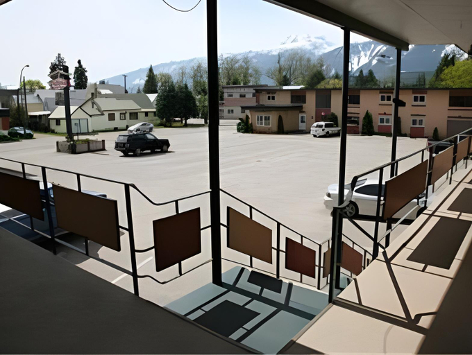 Others 3, Alpine Inn & Suites, Columbia-Shuswap