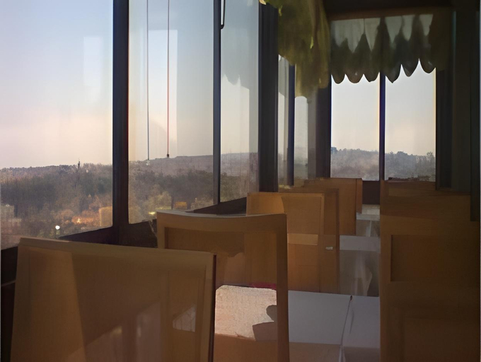Food & Drinks 4, Albergaria Senhora do Monte, Lisbon