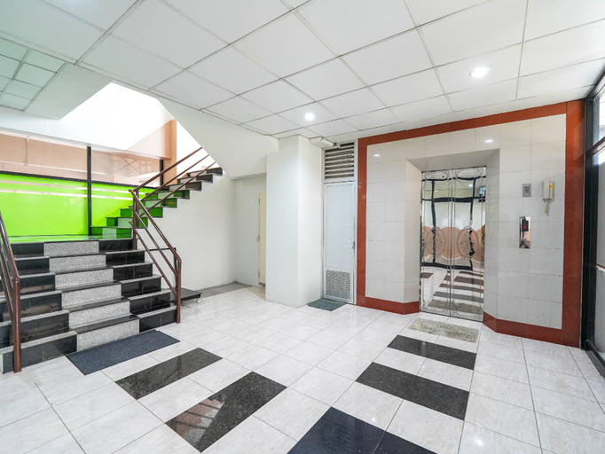 Public Area 3, RoomQuest SPS Hotel and Residence, Khlong Luang