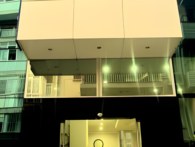 Others 3, Invivo Hotel, Konak