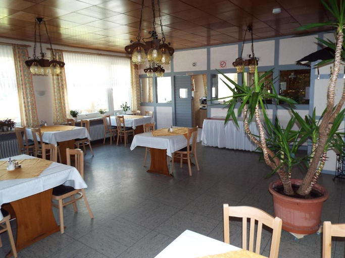 Restaurant 12