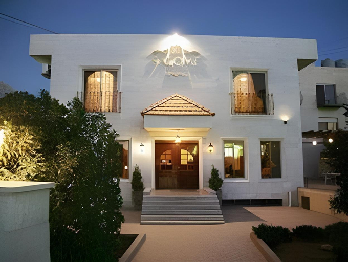 Others 4, Salome Hotel, Madaba