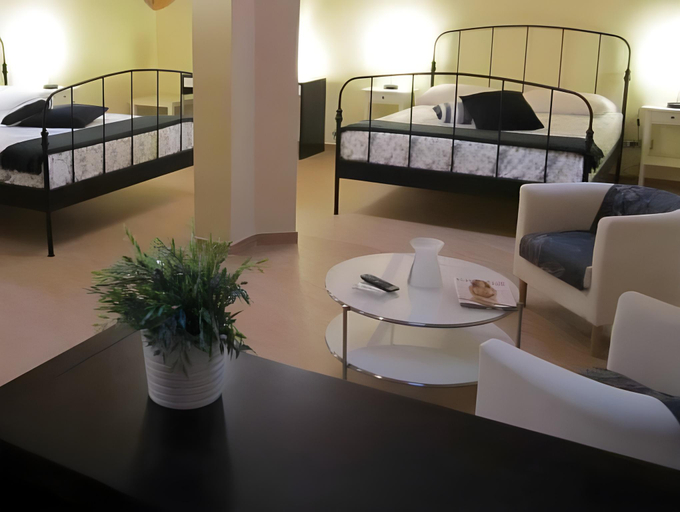 Others 5, B&B Prima Classe, Catania