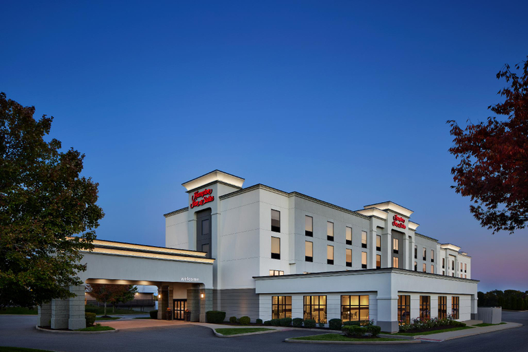 Exterior & Views 2, Hampton Inn & Suites New Haven - South - West Haven, New Haven