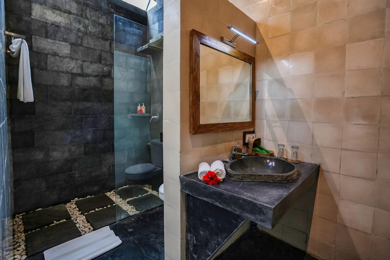Bathroom 30
