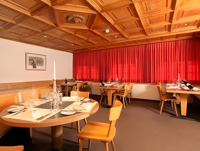 Food & Drinks 4, Hotel Central, Surselva