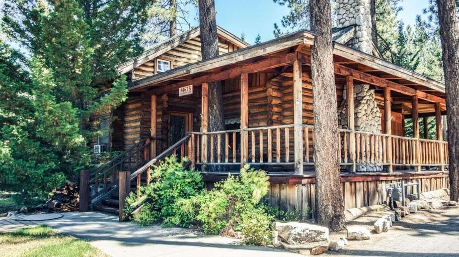 Exterior & Views 2, Eagle's Nest Lodge, San Bernardino