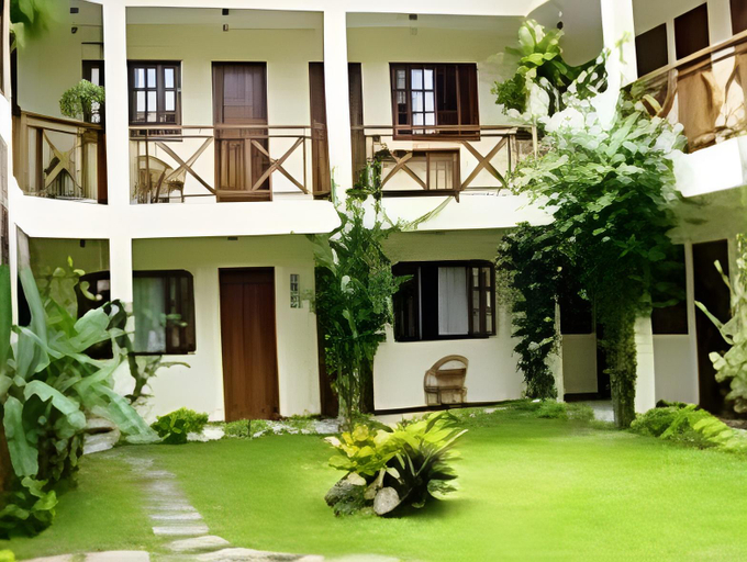 Exterior & Views
