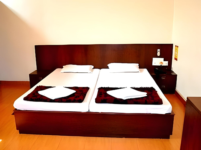 Others 3, Hotel Kusum, Durg