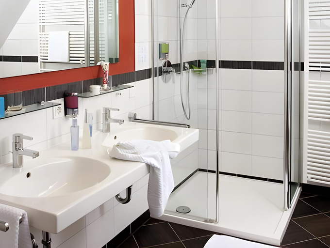 Bathroom 3, Hotel Weisses Lamm, Würzburg