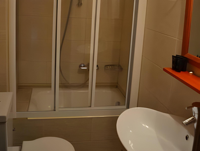 Bathroom 3, Elena Hotel, West Macedonia