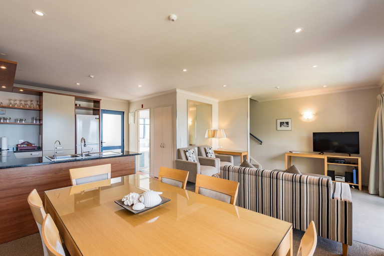 Food & Drinks 5, Blue Pacific Quality Apartments, Far North