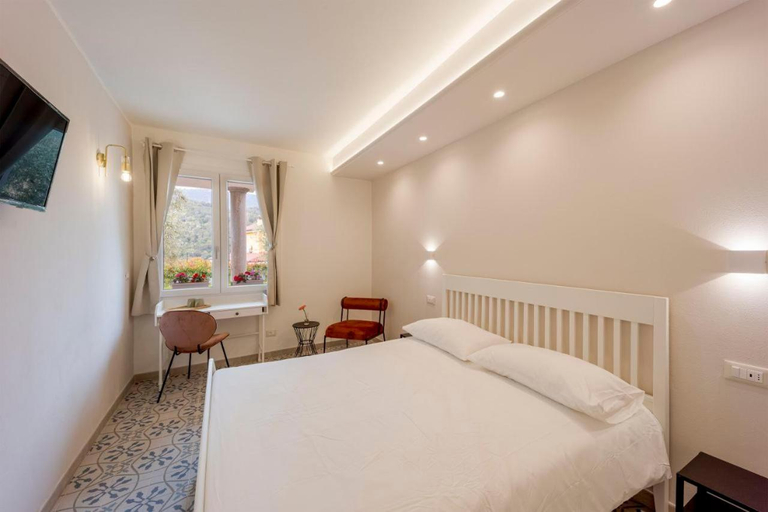 Bedroom 1, Gli Ulivi Rooms And Breakfast, Savona