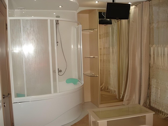 Bathroom 2, Kharkovlux, Kharkivs'ka