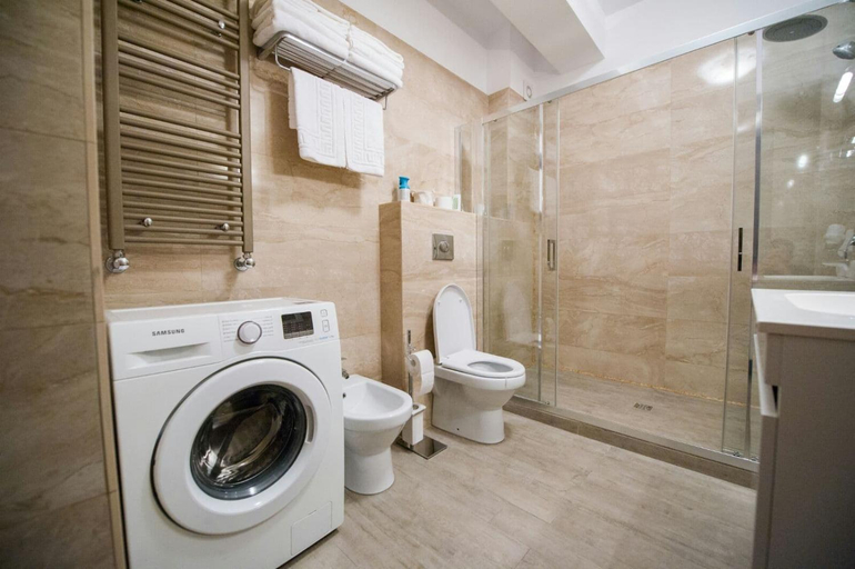 Bathroom 3, Sophia 2 & Moonlight Apartaments, Constanta