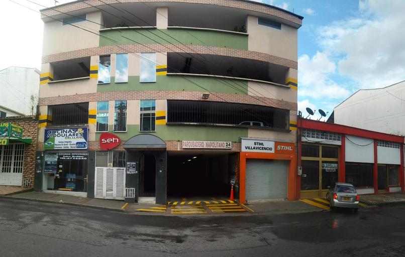 Exterior & Views