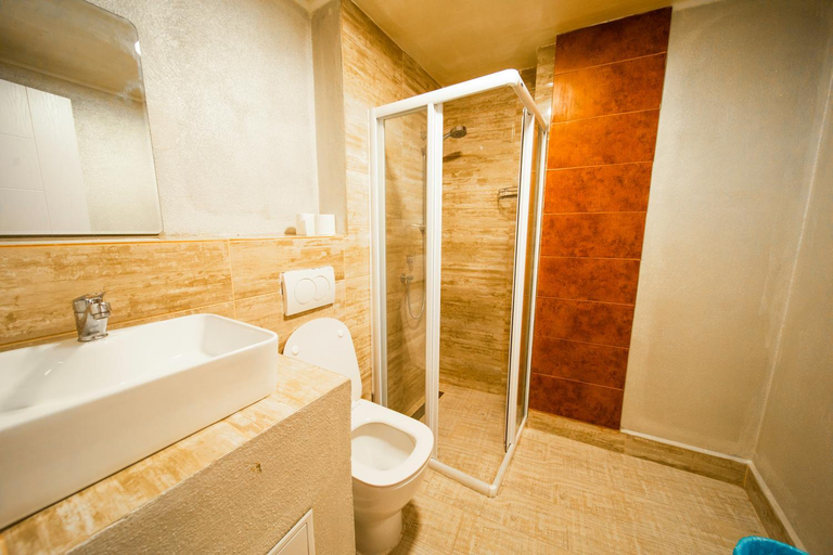 Bathroom 2, NEW GENERATION HOSTEL Prague center, Praha 1