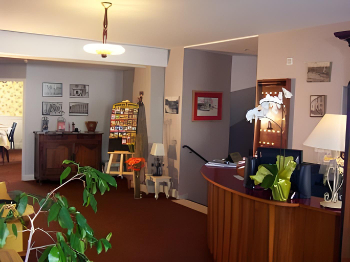 Others 5, Hotel du Touring, Lot