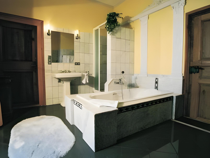 Bathroom 3, Schloss Edesheim, Südliche Weinstraße
